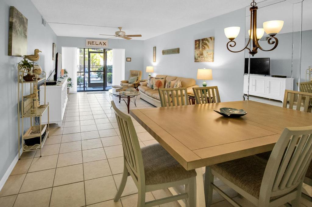 شقة Siesta Key Escape Ground Floor Steps To Heated Pool And Free Trolley المظهر الخارجي الصورة